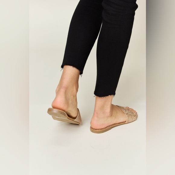 WILD DIVA Rhinestone Open Toe Flat Sandals - Picture 2 of 6